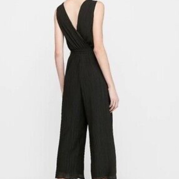 XS Express Black Pleated Wrap Front Cropped Jumpsuit nursing friendly - Picture 2 of 6